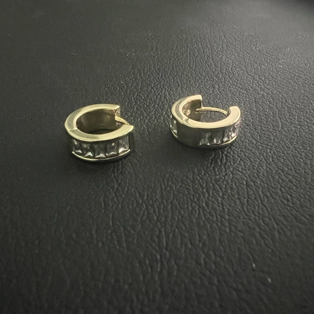 Jack Gold Huggie Earrings in White Crystal